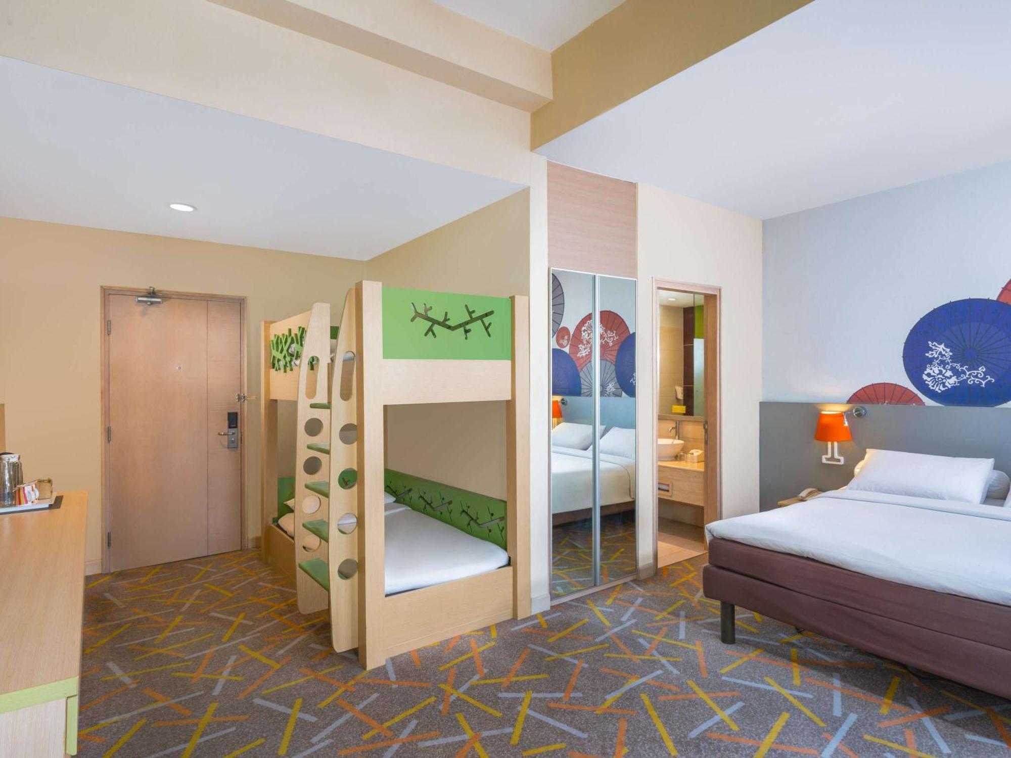 Hotel Ibis Styles Malang Exterior foto