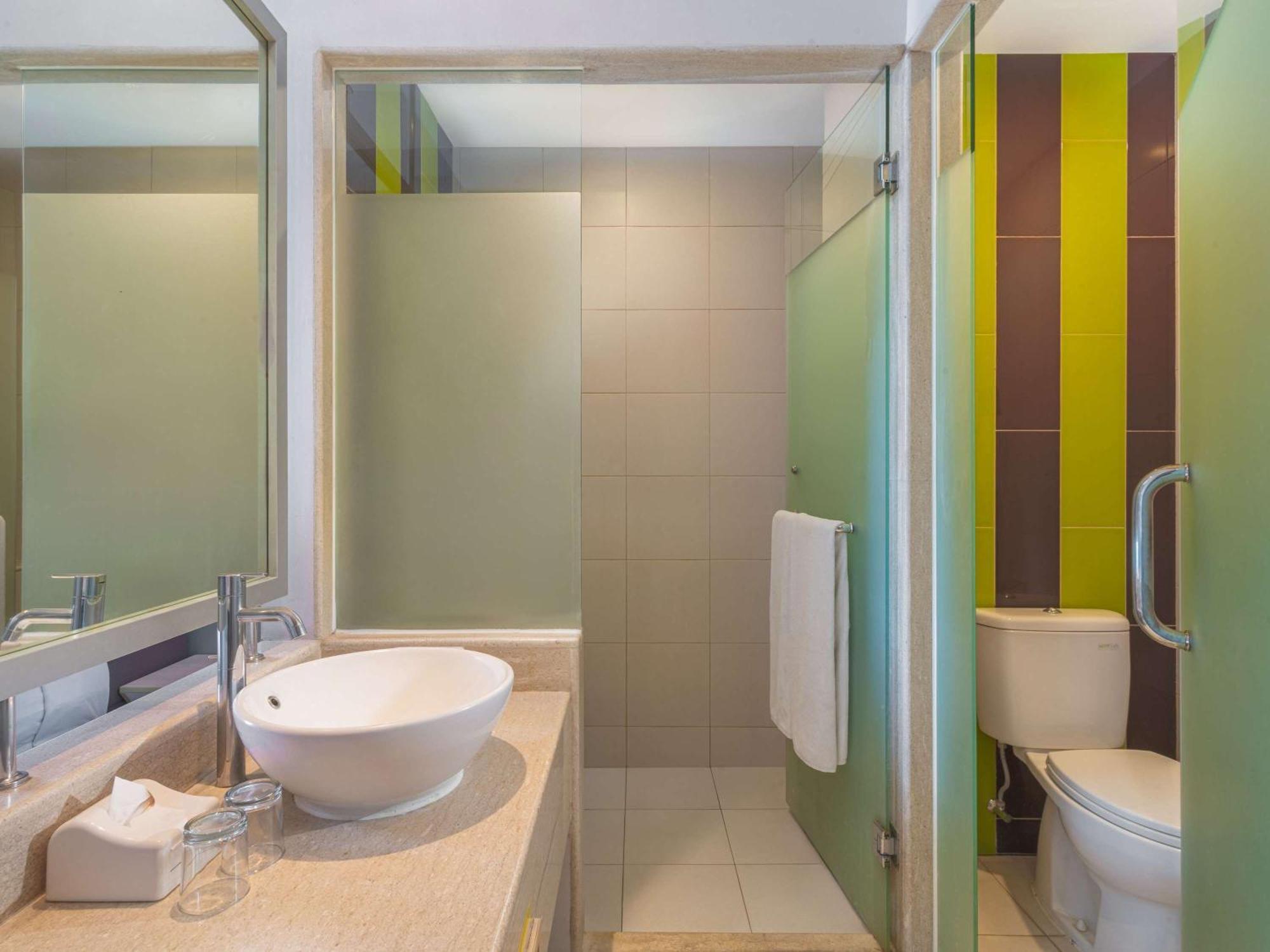 Hotel Ibis Styles Malang Exterior foto