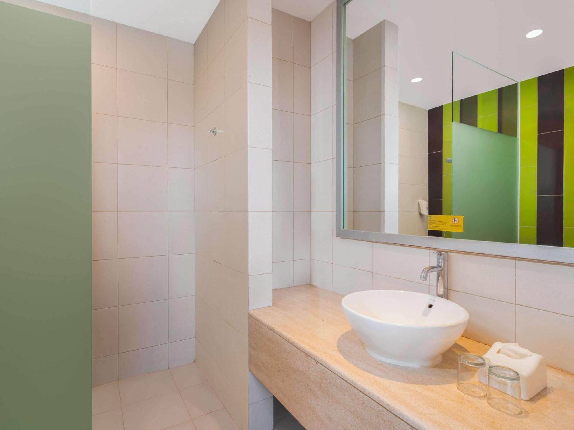 Hotel Ibis Styles Malang Exterior foto