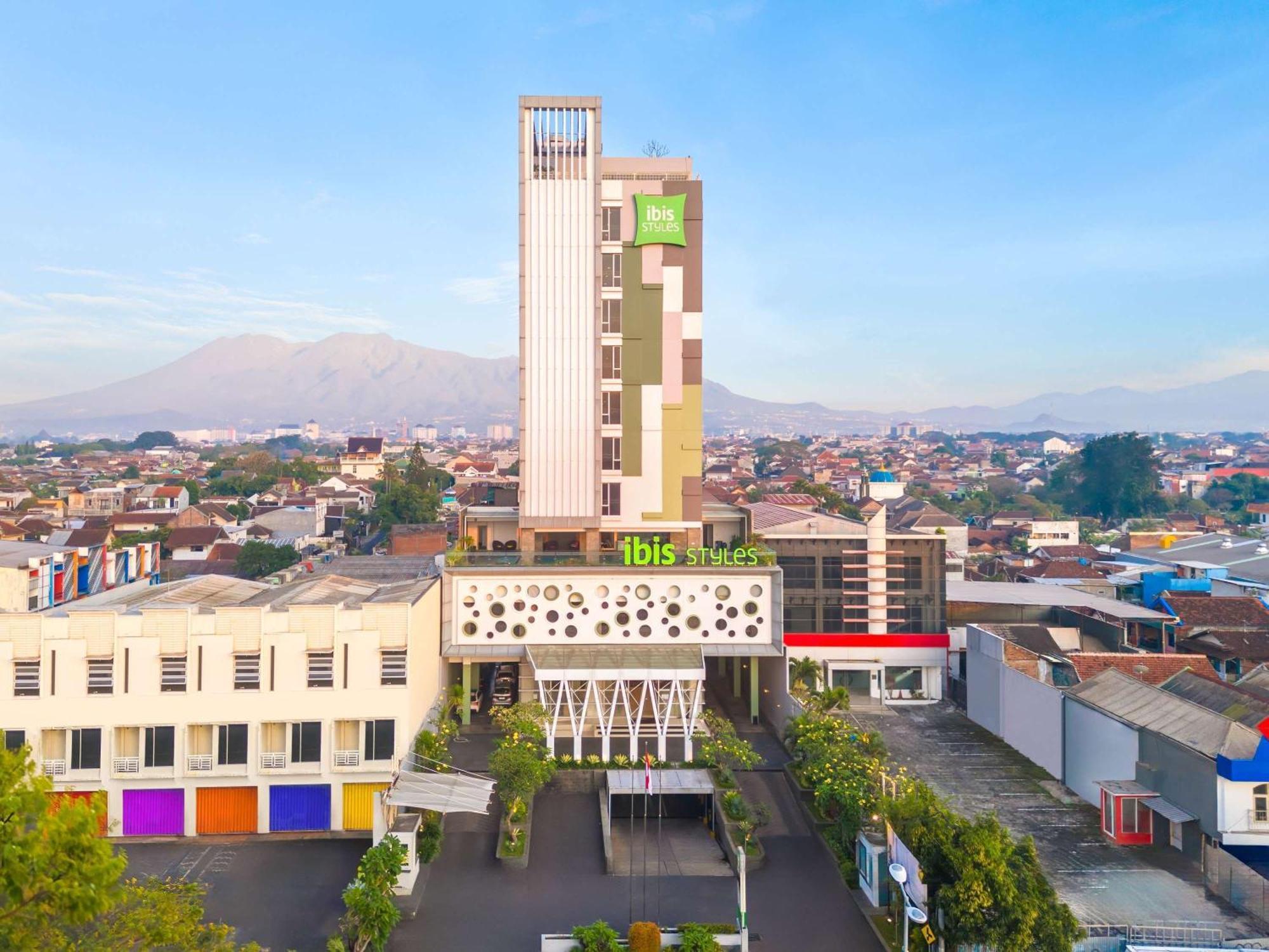 Hotel Ibis Styles Malang Exterior foto