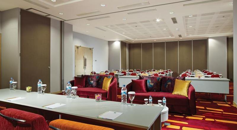 Hotel Ibis Styles Malang Exterior foto